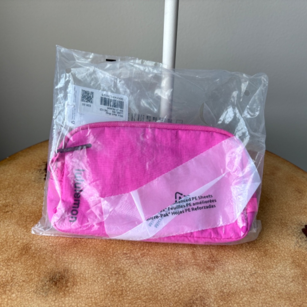 Lululemon Mini Belt Bag - Picture 2 of 8